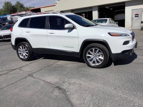 Used 2014 Jeep Cherokee Limited w/ Technology Group AWD/4WD image 17