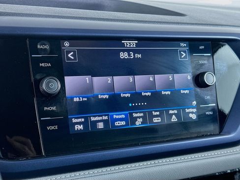 Used 2024 Volkswagen Taos SE FWD image 19