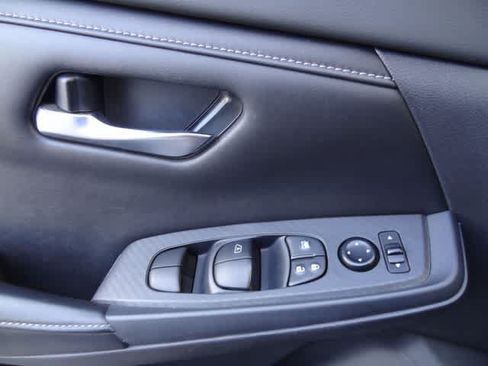 Used 2022 Nissan Sentra SV w/ All-Weather Package FWD image 13