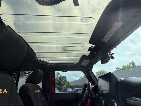 Used 2014 Jeep Wrangler Unlimited Sahara AWD/4WD image 12
