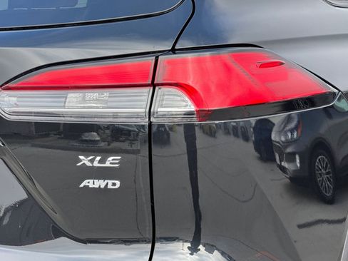 Certified 2025 Toyota Corolla Cross XLE image 11