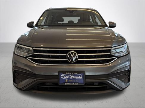 Used 2023 Volkswagen Tiguan SE FWD image 3