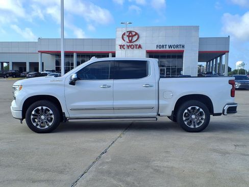 Used 2023 Chevrolet Silverado 1500 High Country w/ Technology Package AWD/4WD image 6