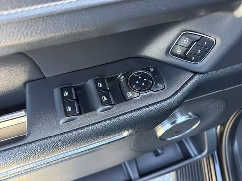 Used 2024 Ford Expedition XLT image 39