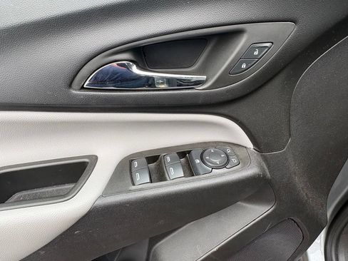 Used 2024 Chevrolet Equinox LS FWD image 15