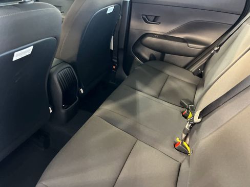 New 2026 Hyundai Kona SE image 5