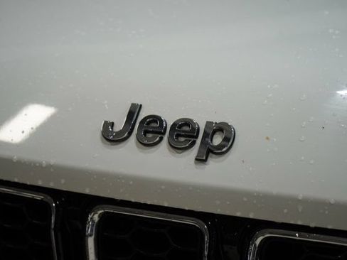 Used 2023 Jeep Grand Cherokee L Overland w/ Luxury Tech Group IV AWD/4WD image 9