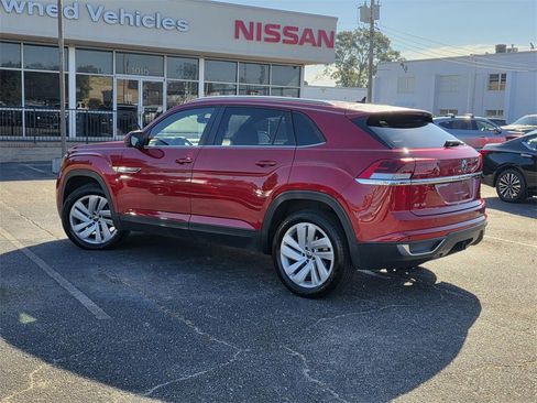 Used 2020 Volkswagen Atlas Cross Sport SE w/ Panoramic Sunroof Package image 5