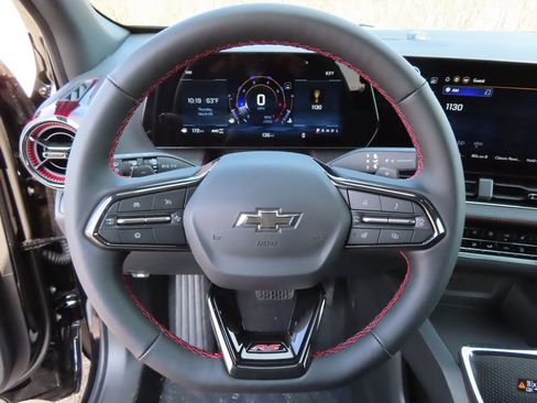 New 2026 Chevrolet Equinox RS w/ Convenience Package III AWD/4WD image 4
