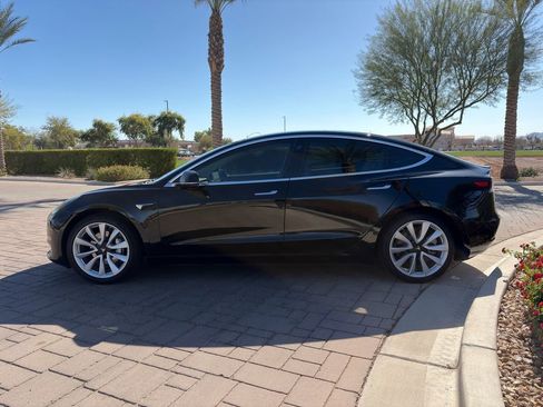 Used 2019 Tesla Model 3 Standard Range image 5