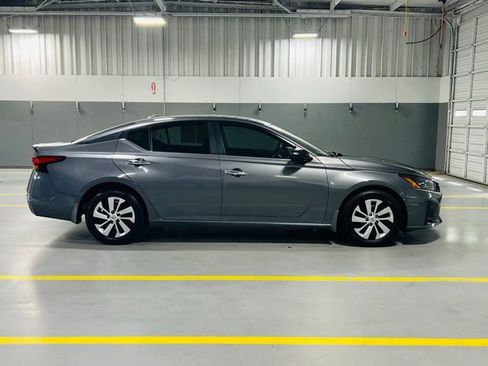 Used 2025 Nissan Altima 2.5 S FWD image 18