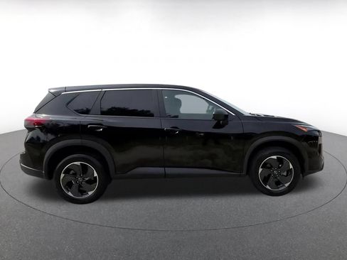 Used 2025 Nissan Rogue SV FWD image 16