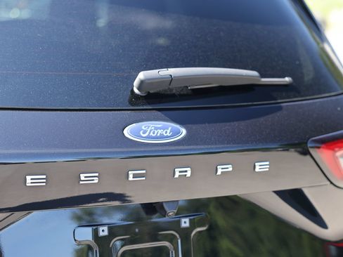 Certified 2023 Ford Escape Active AWD/4WD image 28