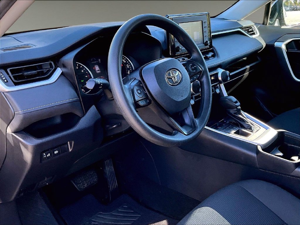 Used 2019 Toyota RAV4 LE w/ Carpet Mat Package AWD/4WD image 8