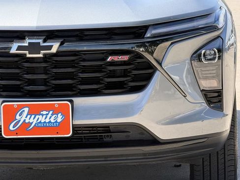 Certified 2024 Chevrolet Trax RS w/ Sunroof Package FWD image 10