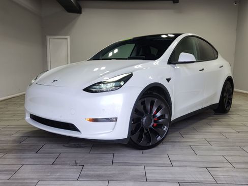 Used 2021 Tesla Model Y Performance AWD/4WD image 1