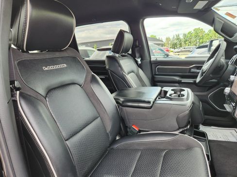 Used 2025 RAM 1500 Laramie AWD/4WD image 17