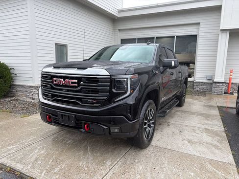 Used 2023 GMC Sierra 1500 AT4 w/ AT4 Premium Package AWD/4WD image 2