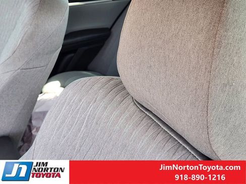 Used 2025 Toyota Camry LE w/ Convenience Package FWD image 16