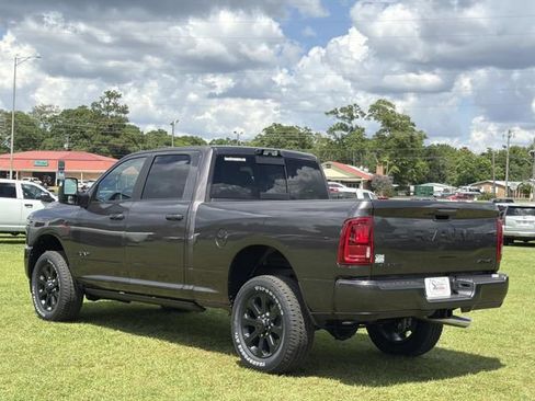 New 2026 RAM 2500 Laramie AWD/4WD image 14