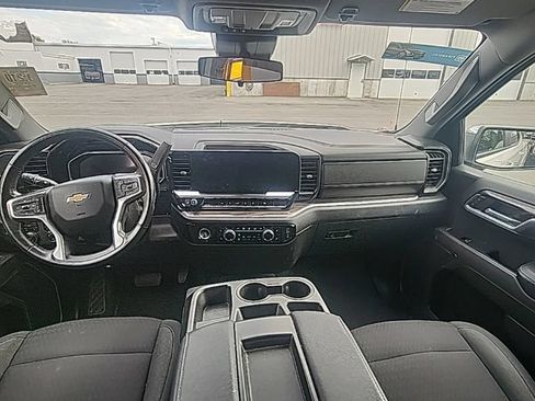 Used 2022 Chevrolet Silverado 1500 LT AWD/4WD image 10