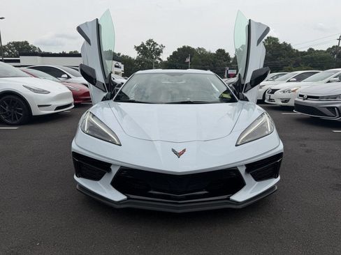 Used 2021 Chevrolet Corvette Stingray Preferred Cpe w/ Z51 Performance Package RWD image 3