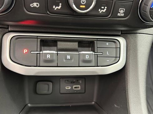 Used 2023 GMC Acadia SLT w/ Elevation Edition AWD/4WD image 23