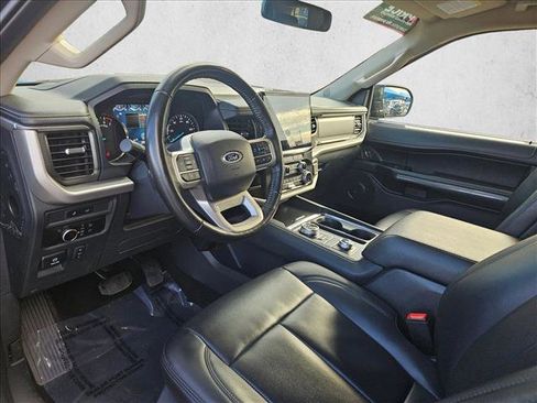 Used 2024 Ford Expedition XLT image 14