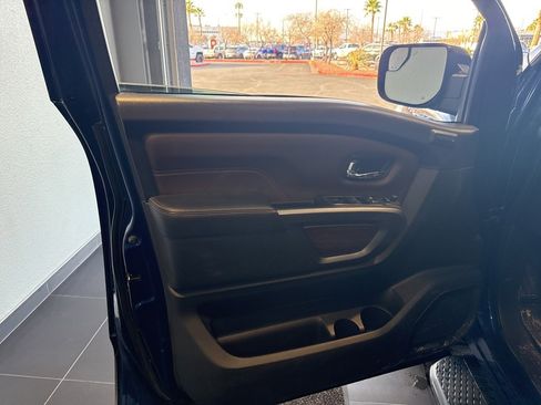 Used 2018 Nissan Titan Platinum Reserve image 17