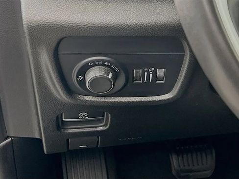 Used 2023 Jeep Grand Cherokee Laredo w/ Trailer Tow Package RWD image 11