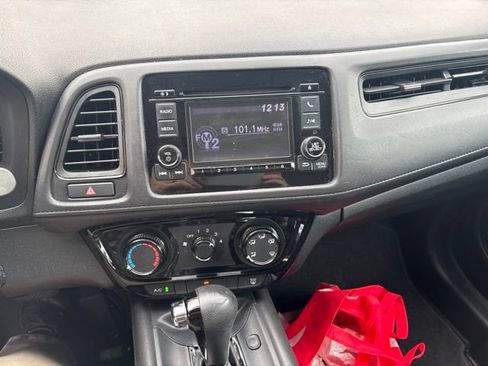 Used 2021 Honda HR-V LX image 15