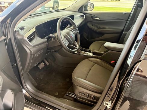 Used 2024 Buick Encore GX Preferred w/ Comfort Package FWD image 13