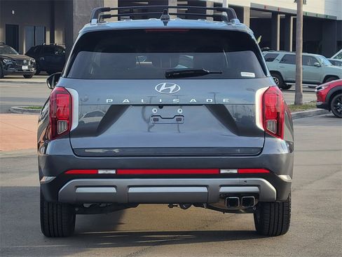 Used 2023 Hyundai Palisade SEL w/ Premium Package image 25