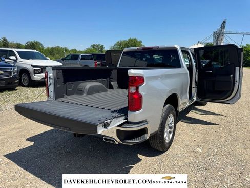 Used 2021 Chevrolet Silverado 1500 LT AWD/4WD image 38
