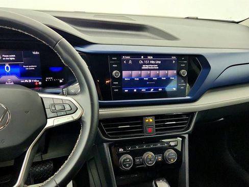 Used 2024 Volkswagen Taos SE image 17