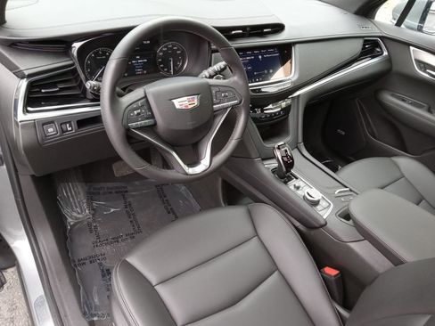 Used 2024 Cadillac XT6 Luxury w/ LPO, Floor Liner Package AWD/4WD image 12