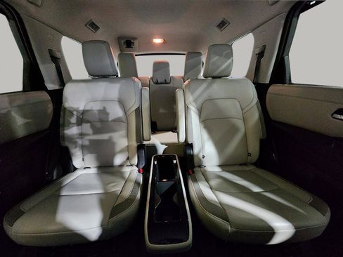 Used 2024 Nissan Pathfinder SL w/ SL Premium Package image 31