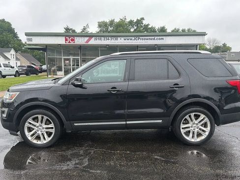 Used 2016 Ford Explorer XLT w/ Equipment Group 202A AWD/4WD image 8