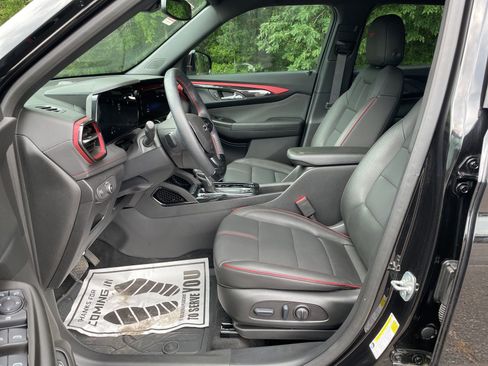 Used 2025 Chevrolet TrailBlazer RS w/ Convenience Package FWD image 10