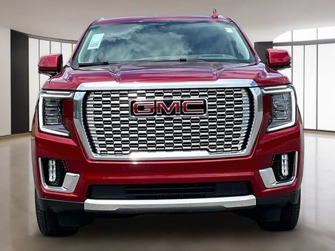 Used 2022 GMC Yukon XL Denali AWD/4WD image 2
