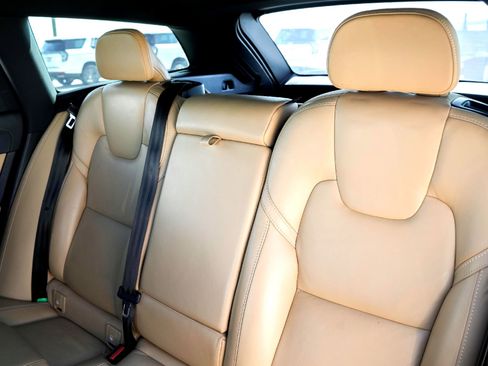 Used 2023 Volvo V90 B6 Cross Country Ultimate image 30