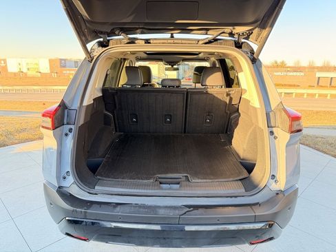 Used 2023 Nissan Rogue SV w/ SV Premium B Package image 28