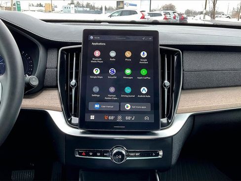 Certified 2026 Volvo XC90 B6 Plus w/ Protection Package Premier image 15