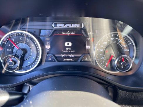 Used 2022 RAM 1500 Laramie AWD/4WD image 6