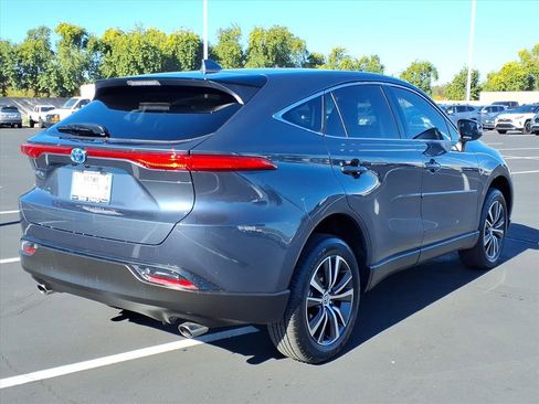 Certified 2023 Toyota Venza LE image 4