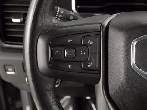 Used 2025 GMC Sierra 2500 AT4X image 16