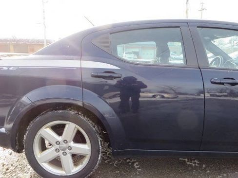 Used 2013 Dodge Avenger SE image 21