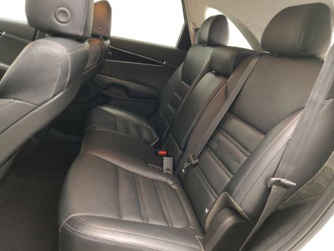 Used 2018 Kia Sorento EX FWD image 18