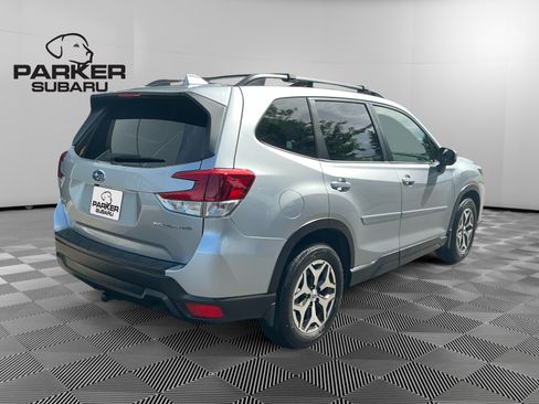 Used 2019 Subaru Forester Premium AWD/4WD image 5