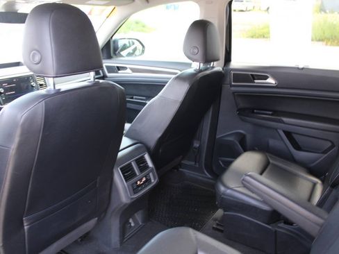 Used 2019 Volkswagen Atlas SE FWD image 17